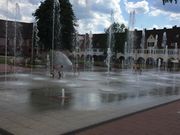 Beitrag zum Fotowettbewerb von Martin Riedel Flacher Brunnen mit spielenden Kindern